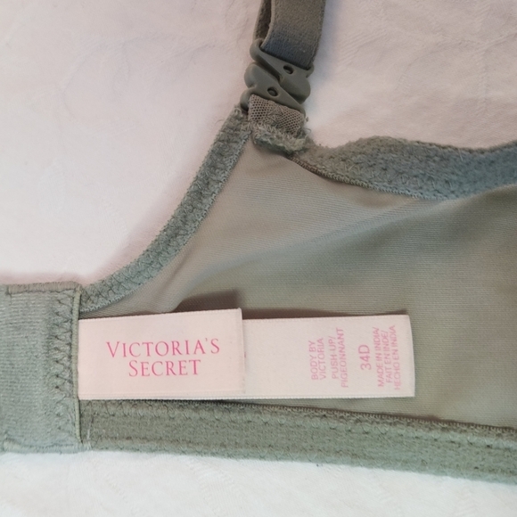 Victoria's Secret vintage lace pushup bra - Picture 13 of 13